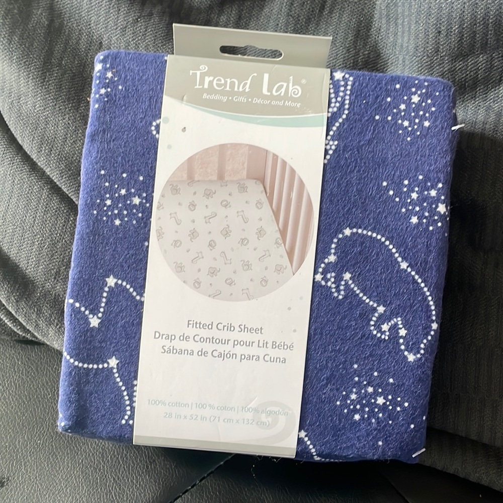 Fitted baby crib sheet